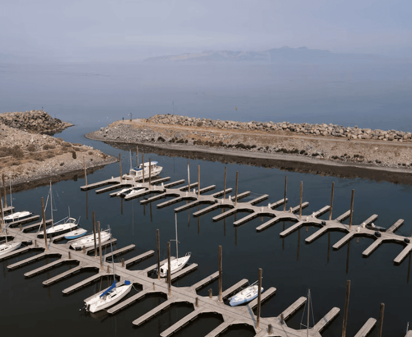 icon for Will the lowest 2026 Great Salt Lake elevation be 4,189.7 ft or more?