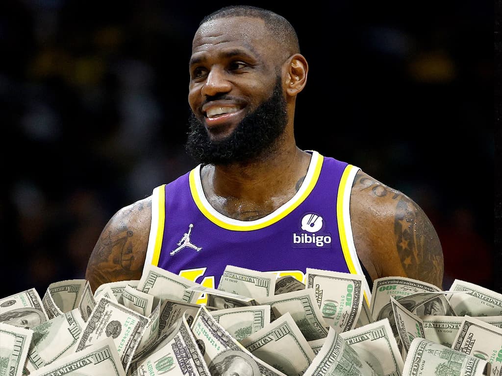icon for NBA: LeBron James firmerà con...?
