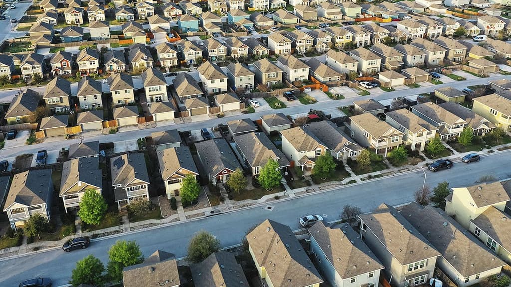 icon for Trump signs housing bill by end of July?