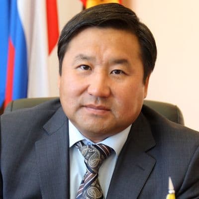 icon for Wird Vladislav Khovalyg die Gouverneurswahlen in Tuwa 2026 gewinnen?